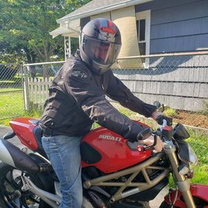 Meet your Posher, Clint